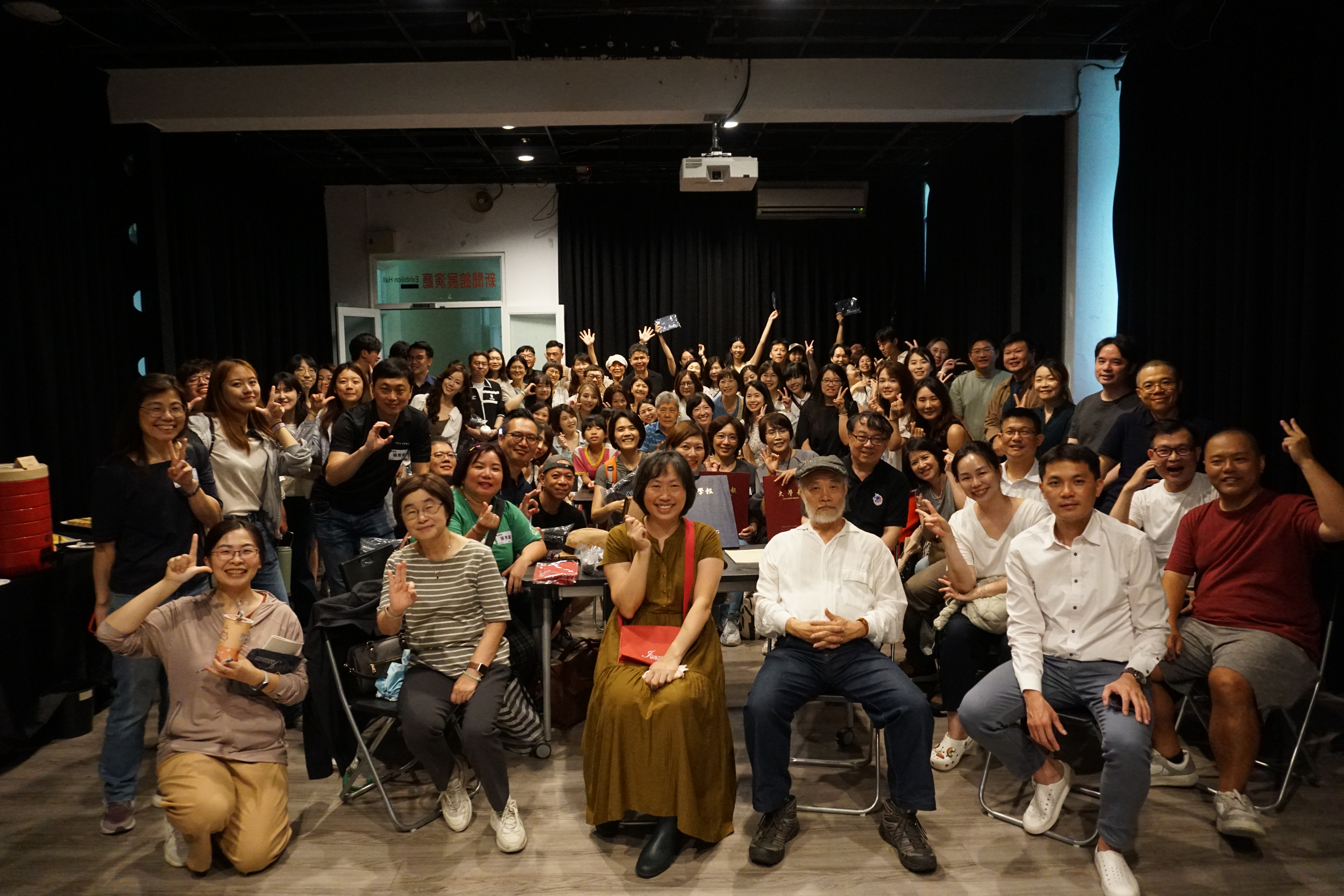 新聞系友回娘家　跨世代系友齊聚新聞館