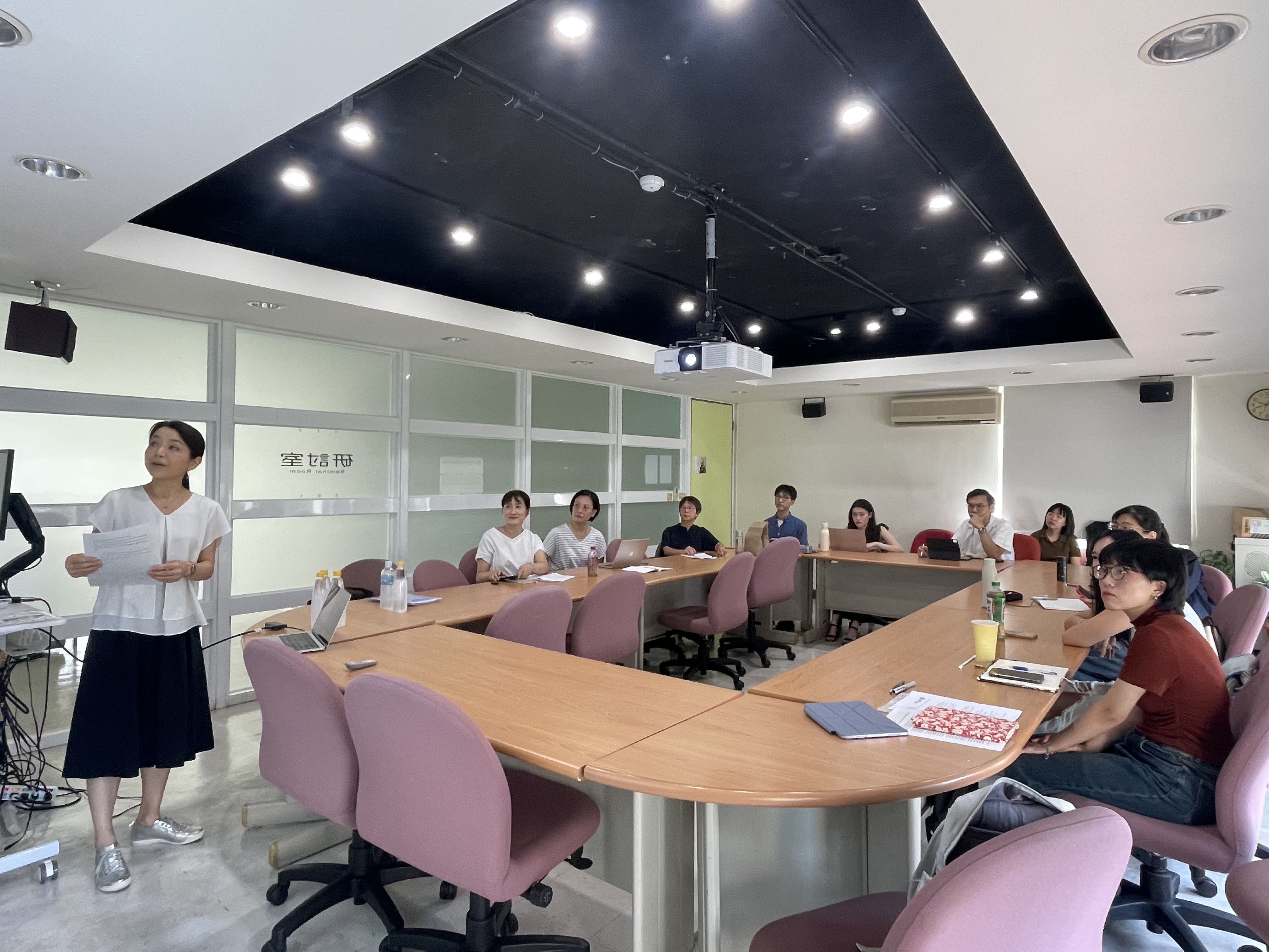 The NCCU–UTokyo Visual Culture Workshop was held on September 12 in the 3rd-floor conference room of the Journalism Building, with faculty and students from the College of Communication joining the di
